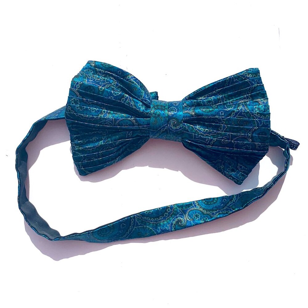 Men’s Stefano Ricci Pleated Silk Bow Tie Blue Paisley, made in Italy